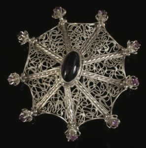 Pendant. Silver and amethyst